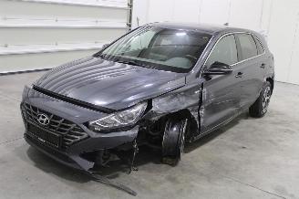 Vaurioauto  passenger cars Hyundai I-30 i30 2022/5