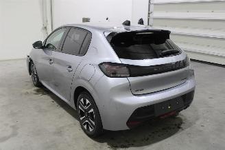 Peugeot 208  picture 4