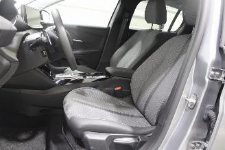 Peugeot 208  picture 11