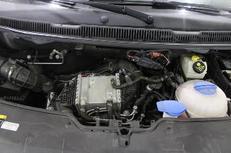 Volkswagen Transporter T6 picture 14
