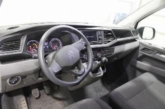Volkswagen Transporter T6 picture 10