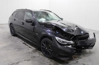 BMW 3-serie 330e picture 2