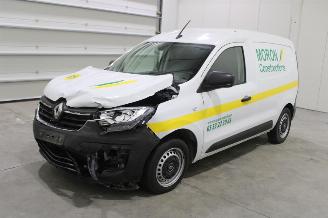 Vaurioauto  passenger cars Renault Express  2024/1