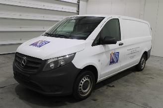damaged passenger cars Mercedes Vito  2021/3