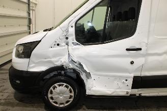 Ford Transit  picture 6