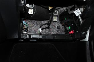 Peugeot 208  picture 24