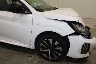 Peugeot 208  picture 6