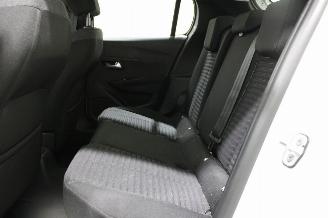 Peugeot 208  picture 12