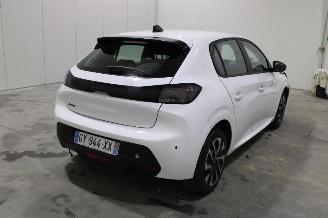Peugeot 208  picture 3