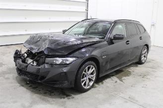 Vaurioauto  passenger cars BMW 3-serie 320 2023/5