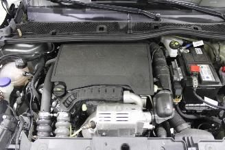 Peugeot 208  picture 15