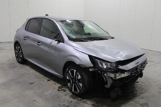Peugeot 208  picture 2