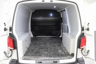 Volkswagen Transporter T6 picture 15