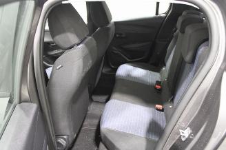 Peugeot 208  picture 11