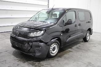 skadebil auto Peugeot Partner  2025/6
