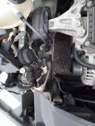 Peugeot 208  picture 14