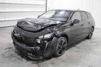 krockskadad bil auto Peugeot e-308  2025/10