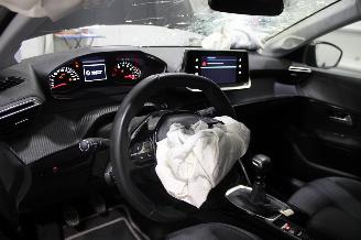 Peugeot 208  picture 10