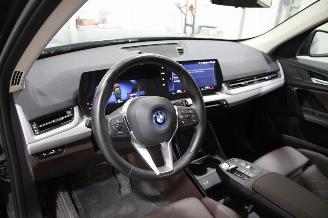 BMW iX1  picture 9
