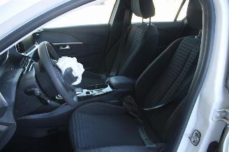 Peugeot e-208  picture 11