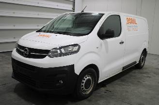 Vaurioauto  passenger cars Opel Vivaro  2022/5