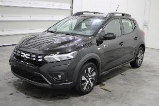 damaged passenger cars Dacia Sandero  2025/9