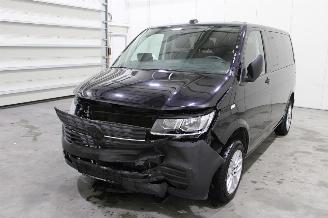 damaged passenger cars Volkswagen Transporter T6.1 Combi 2023/5