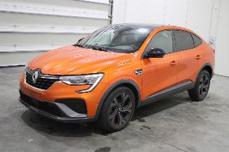 damaged passenger cars Renault Arkana  2021/5