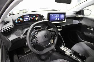 Peugeot 208  picture 11