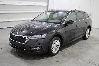 Unfallwagen Skoda Octavia  2022/8