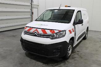 damaged passenger cars Citroën Berlingo  2021/11