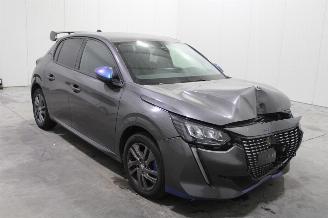 Peugeot 208  picture 2