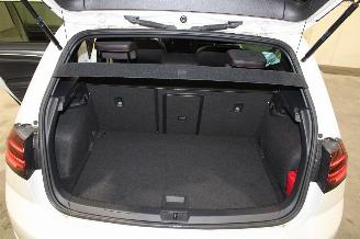 Volkswagen Golf  picture 21
