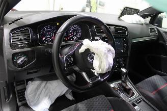 Volkswagen Golf  picture 11