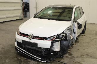Salvage car Volkswagen Golf  2019/2