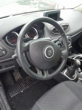 Renault Clio  picture 10