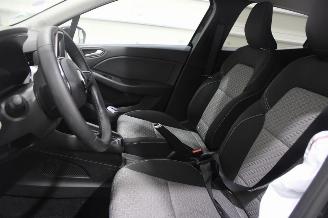 Renault Clio  picture 11