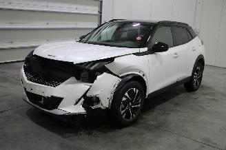 Damaged car Peugeot e-2008  2021/11