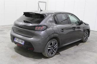 Peugeot 208  picture 3
