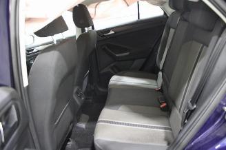 Volkswagen T-Roc  picture 12