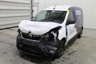 krockskadad bil auto Renault Express  2024/3