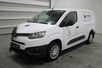 Damaged car Toyota ProAce CITY 2023/1