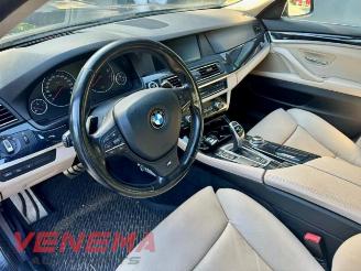 BMW 5-serie 5 serie (F10), Sedan, 2009 / 2016 550i V8 32V TwinPower Turbo picture 10