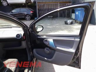 Peugeot 107 107, Hatchback, 2005 / 2014 1.0 12V picture 11