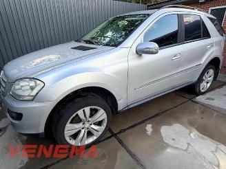 Vrakbiler auto Mercedes ML ML II (164/4JG), SUV, 2005 / 2011 3.0 ML-280 CDI 4-Matic V6 24V 2008/2