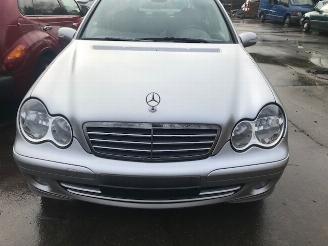 skadebil auto Mercedes C-klasse cw203 - 2200cc - diesel - 6vit 2005/1
