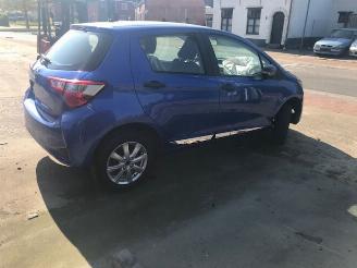 Salvage car Toyota Yaris BENZINE - 1000CC 2017/1