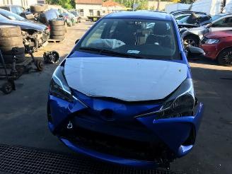 Toyota Yaris BENZINE - 1000CC picture 5