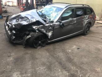 Damaged car BMW 3-serie 100KW - 2000CC - DIESEL 2009/3