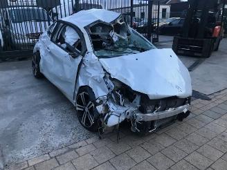 Salvage car Peugeot 208 1200CC - BENZINE - 81KW 2018/1